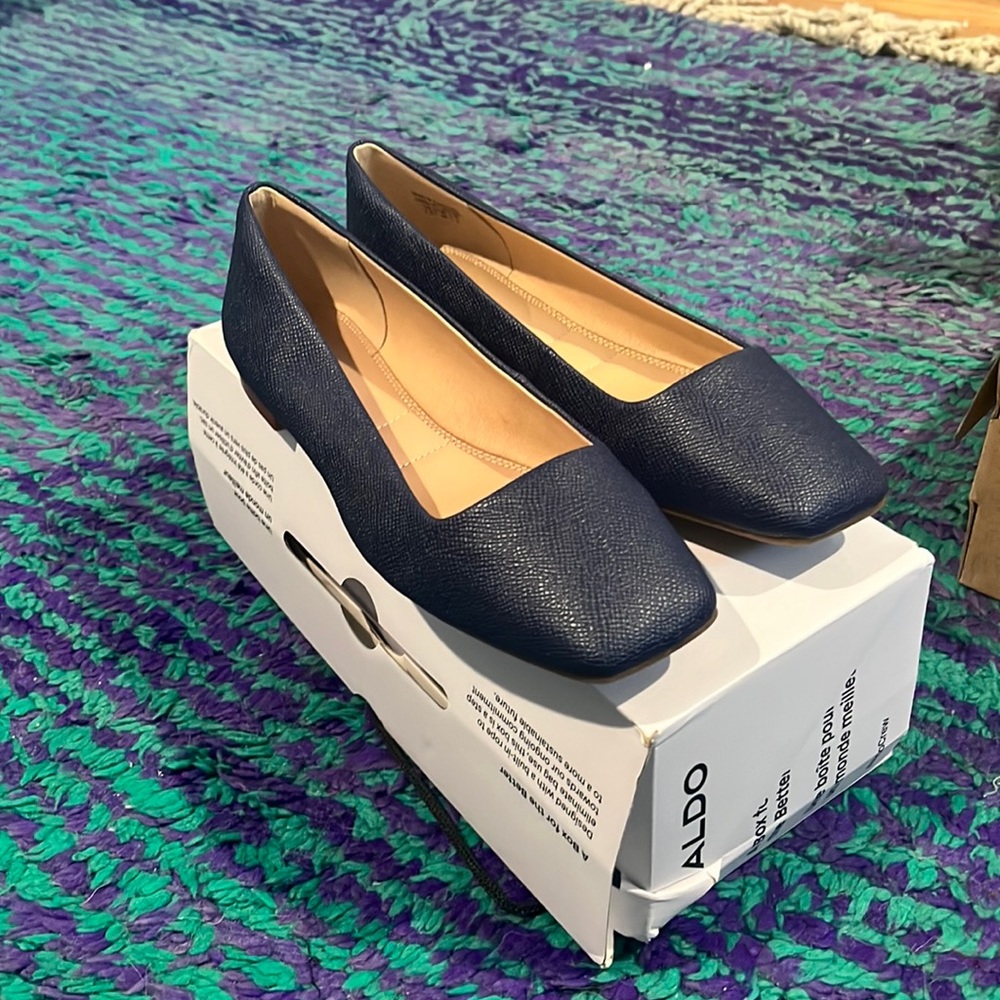 Never worn Aldo flats